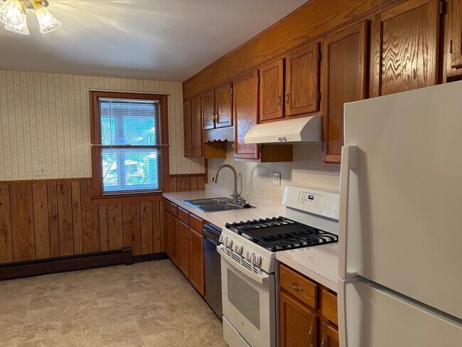 Building Photo - 8 Summer St