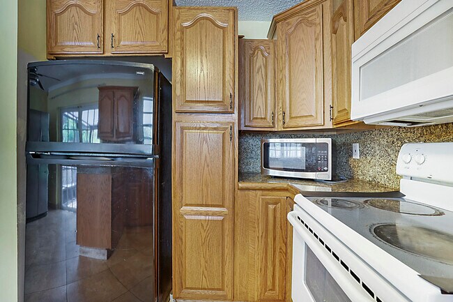 Building Photo - 2346 Caroma Ln