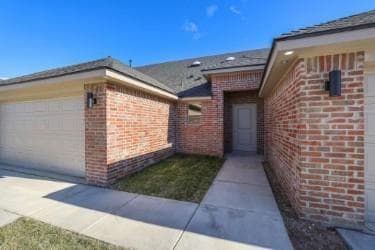 Building Photo - 7617 Woodford Ave