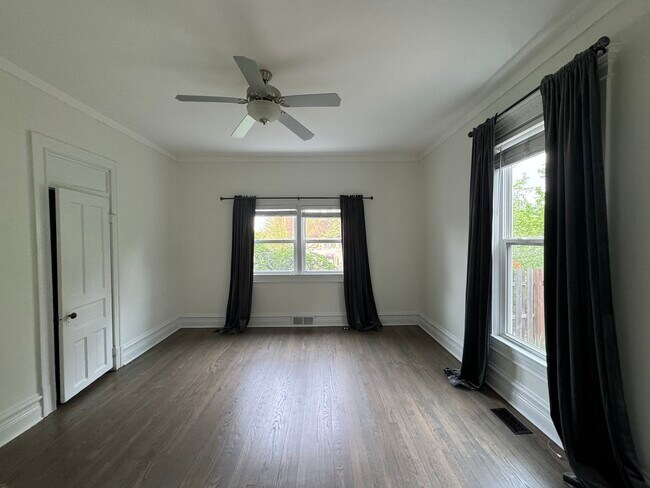 Building Photo - 103 S 4th St