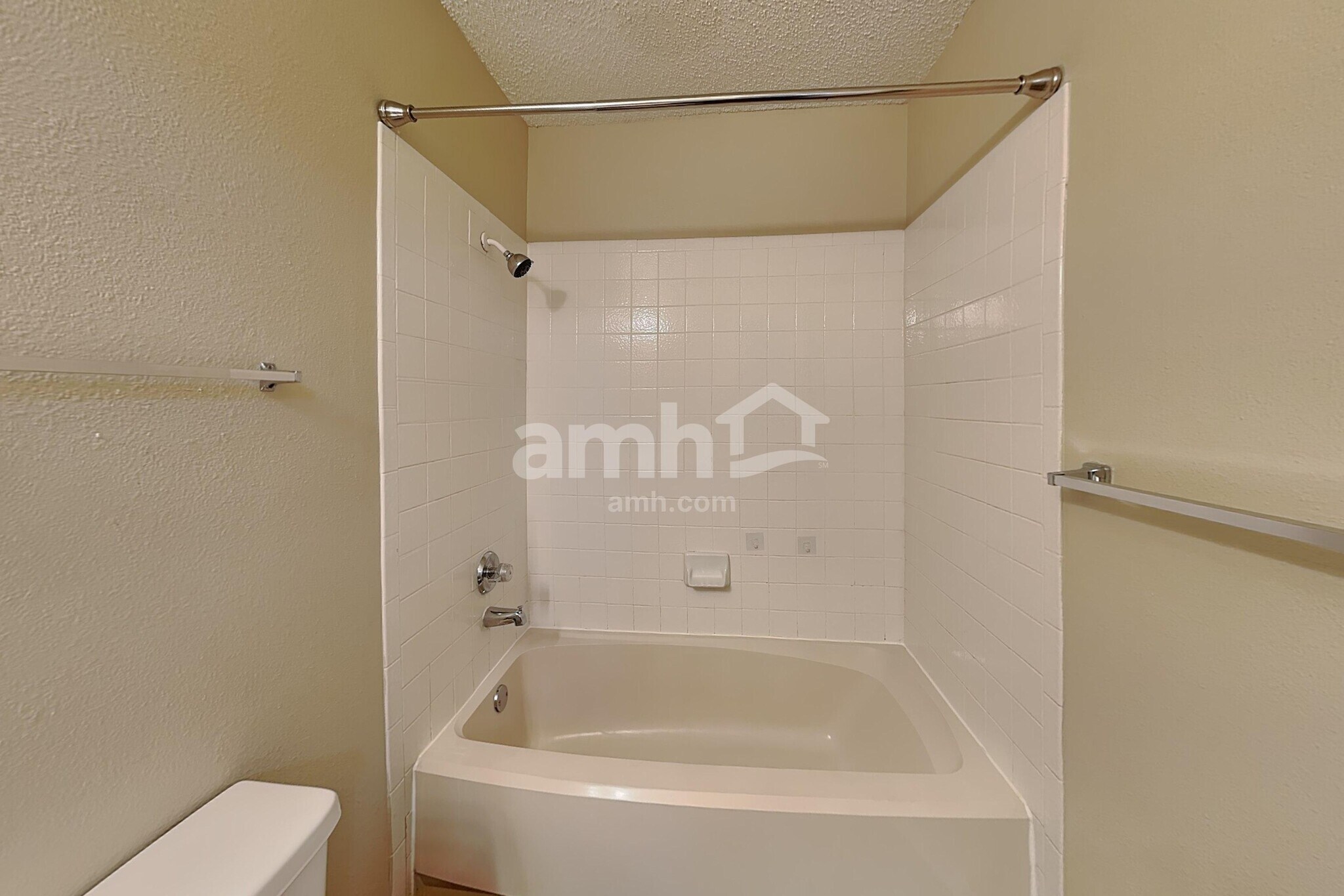 Building Photo - 4611 Camas