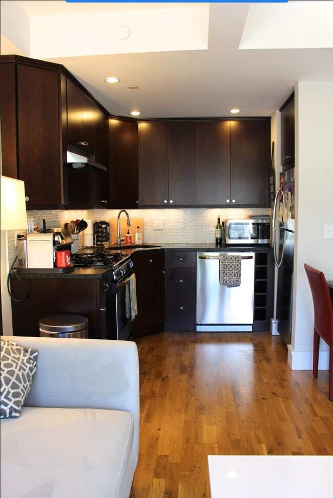 Building Photo - 2 bedroom in Cambridge MA 02141