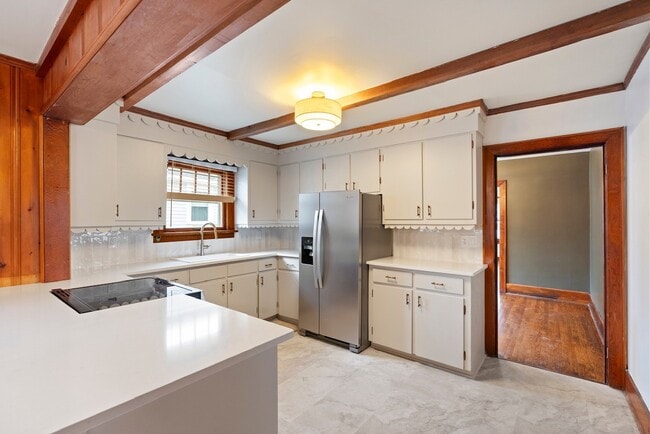 Building Photo - 818 Stafford St