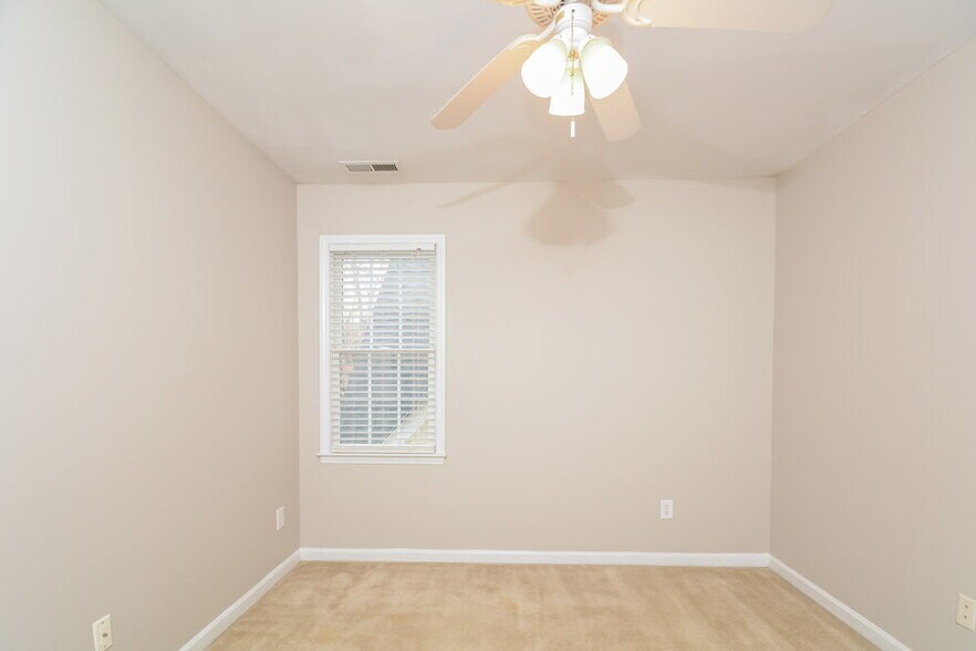 Building Photo - 1204 Cleason Ct