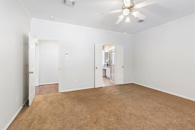 Building Photo - 7 Tamarind Pl
