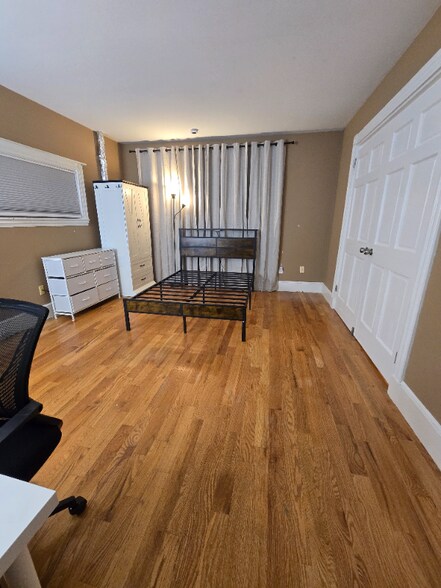 Building Photo - 500 Noway St