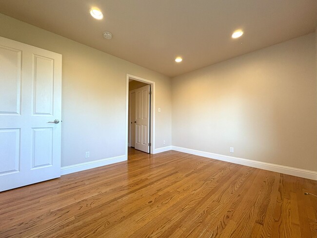 Building Photo - Charming Single Family Home in Los Altos H...