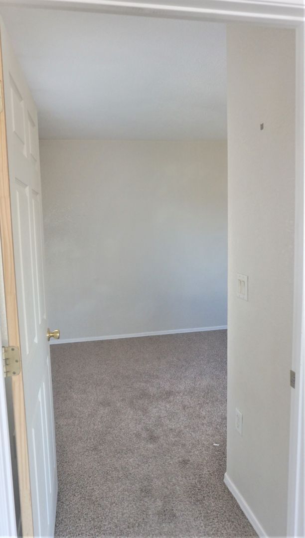 Building Photo - 4410 Buena Loma Way