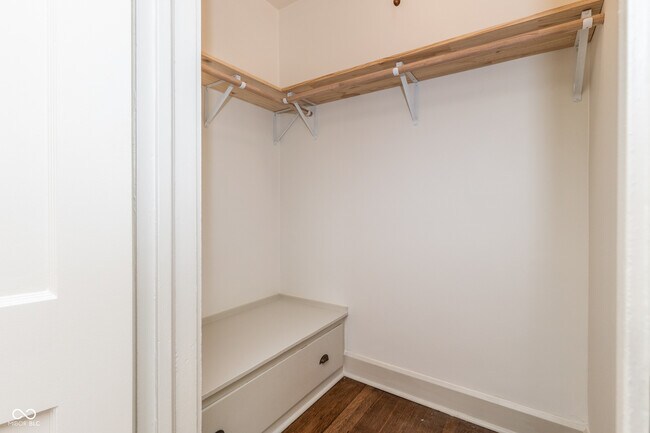 Building Photo - 322 E 37th St