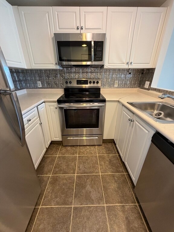 Building Photo - 10 Museum Way