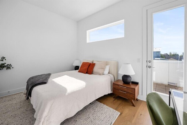 Building Photo - 7308 Cordoba Dr