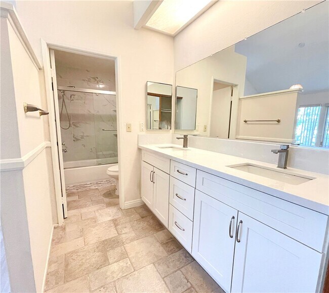 Building Photo - 2644 S Quarry Ln