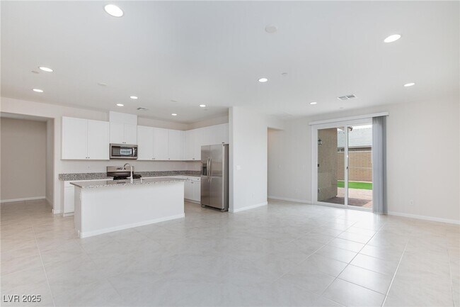 Building Photo - 819 Cottonwood Hl Pl