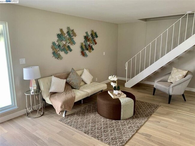 Building Photo - Pleasanton Laguna Vista 2 Bed / 1 bath, updated kitchen & bathroom, Two Year Lease required, Comm...