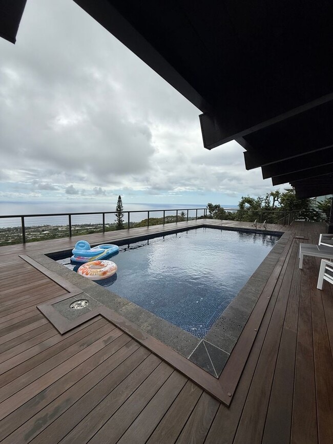 Building Photo - Furnished Pool House Studio with Lanai