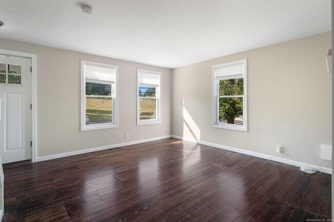 Building Photo - 884 Highland Ave