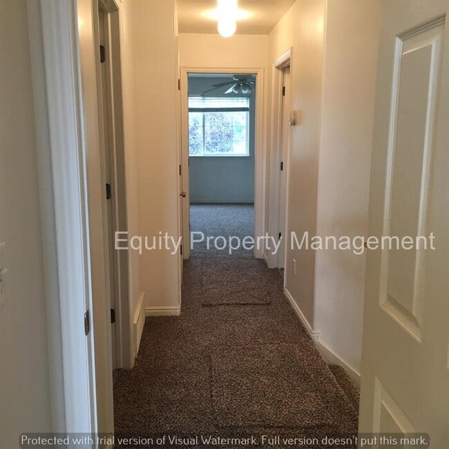 Building Photo - 3 Bedroom home in Midvale