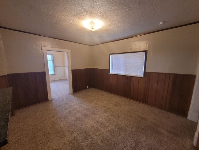 Building Photo - Spacious 2bd / 1Bath home in the Perry District!