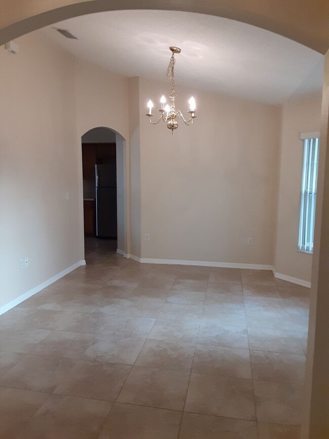 Building Photo - Beautiful 3 Bedroom Near The SunCoast Parkway