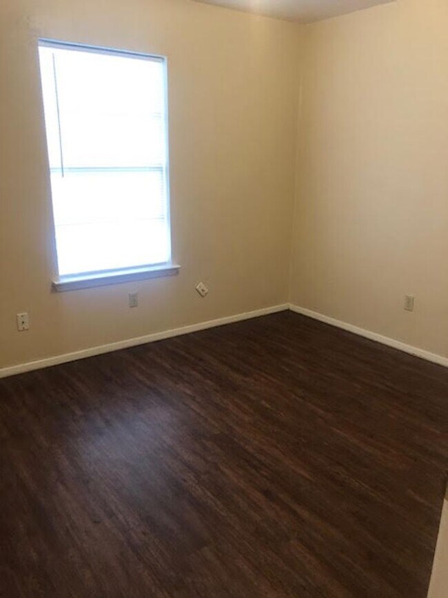 2 bed/1 bath Duplex 445 18th St NW Paris TX 75460 Apartment Finder