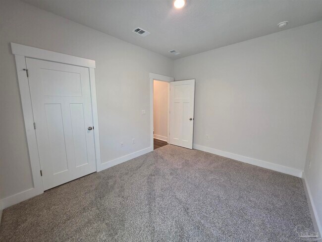 Building Photo - 5839 Sargassum Ln