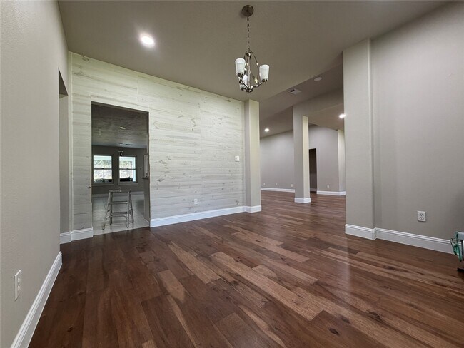 Building Photo - 28402 Ascot Farms Rd