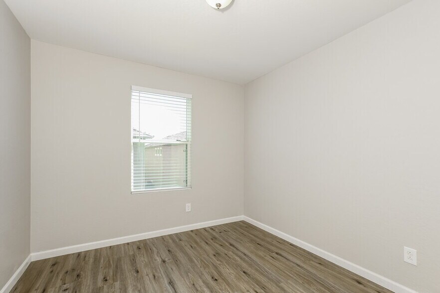 Building Photo - 29074 N 124th Ln