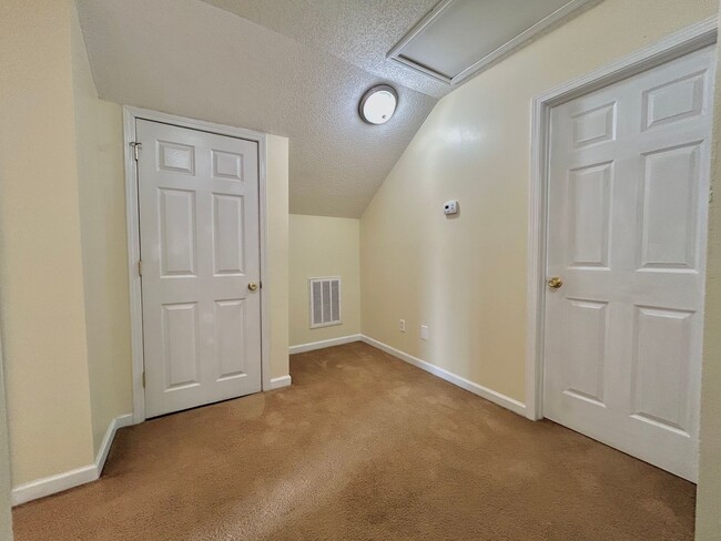 Building Photo - Charming Home on Corner Lot in Lake Caroli...
