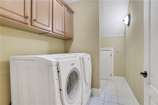 Building Photo - 6295 Windward Pkwy