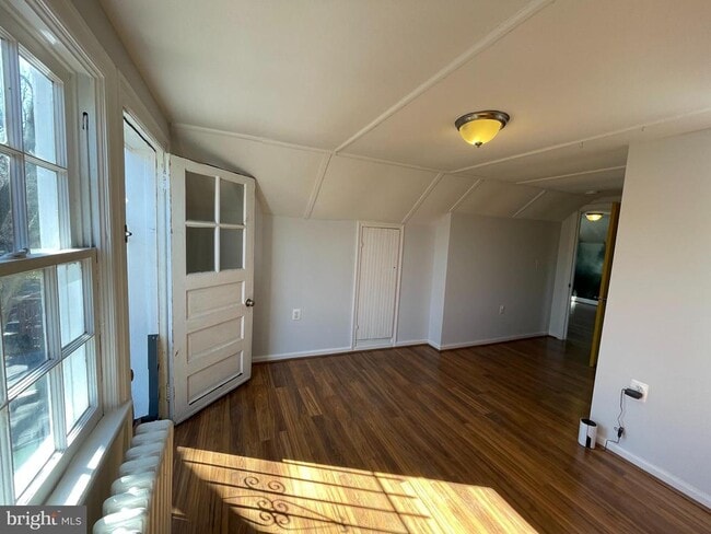 Building Photo - 3211 Varnum St