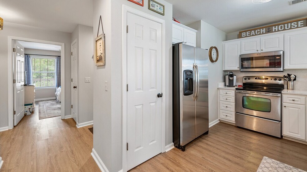 Building Photo - 598 Blue Stem Dr