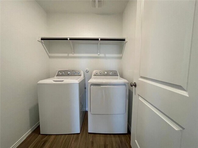 Building Photo - 216 Arnage Dr