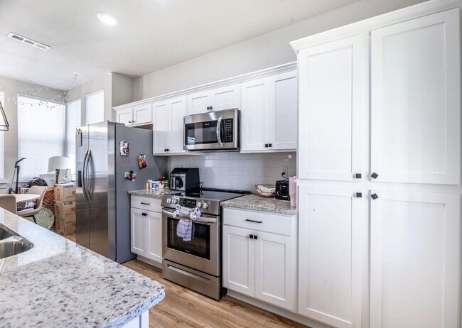 Building Photo - 3080 W Salida Ln