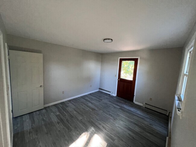 Building Photo - 1312 E Cedarville Rd