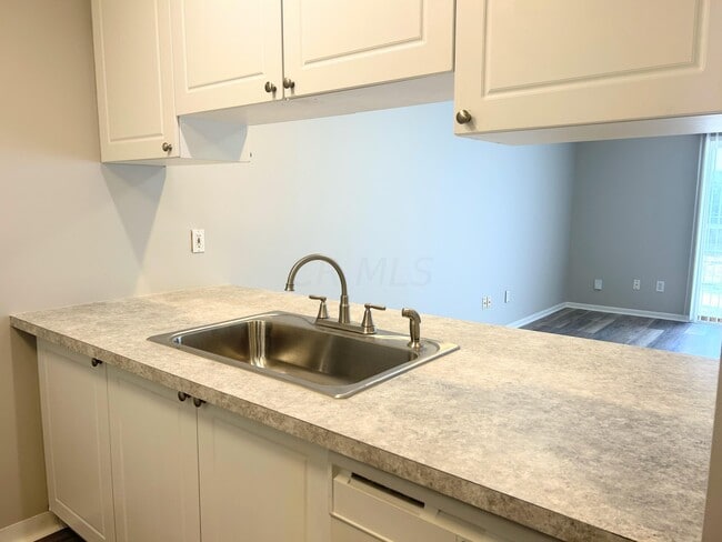 Building Photo - 6820 Axtel Dr