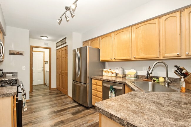 Building Photo - 406 Kresswood Dr