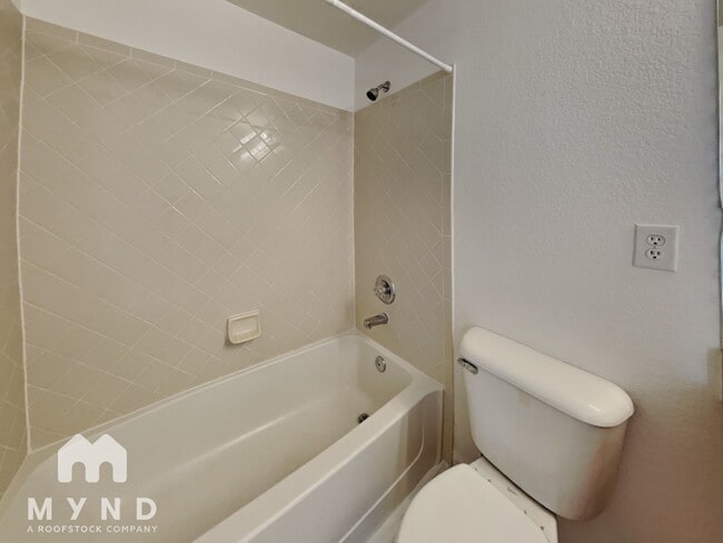 Building Photo - 5536 Lewis Ct