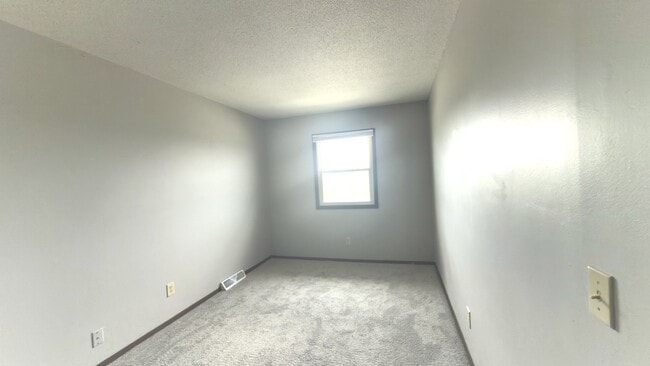 Building Photo - 5326 N Division St