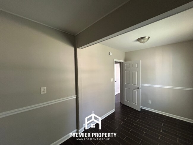 Building Photo - 3720 Pembrook Cove