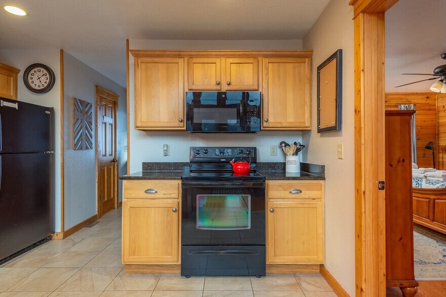 Building Photo - 70 Summit Way