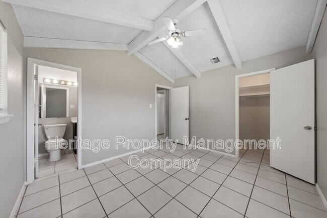 Building Photo - 7422 Stonehouse Dr