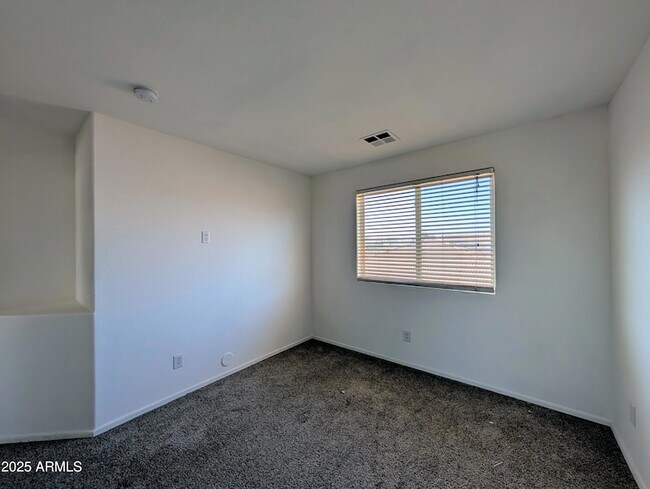Building Photo - 3848 E Pollack St