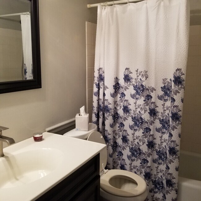 bathroom - 10750 Rockford Rd