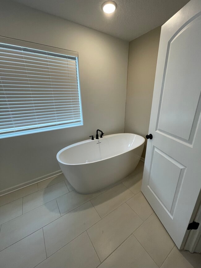 Building Photo - 1275 Priscilla Ct