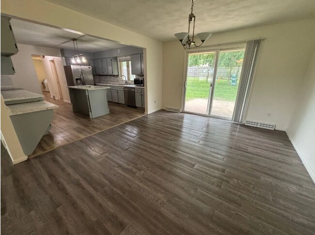 Building Photo - 5305 Carnation Wy