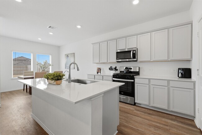 Building Photo - 17719 Winfall Dr