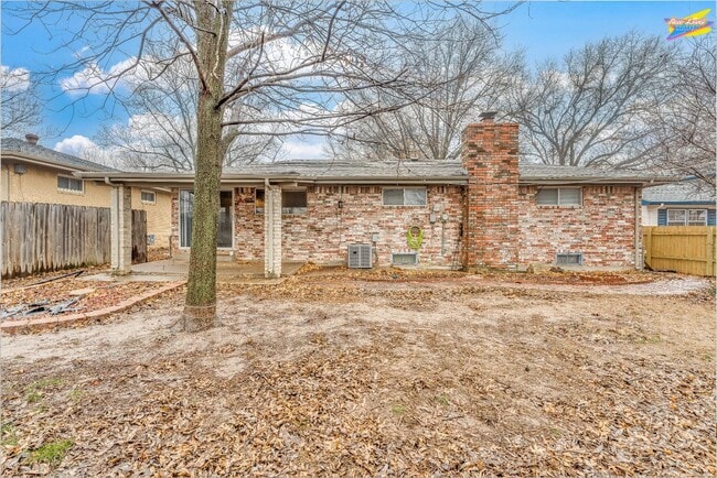 Building Photo - 8410 E Castle Dr