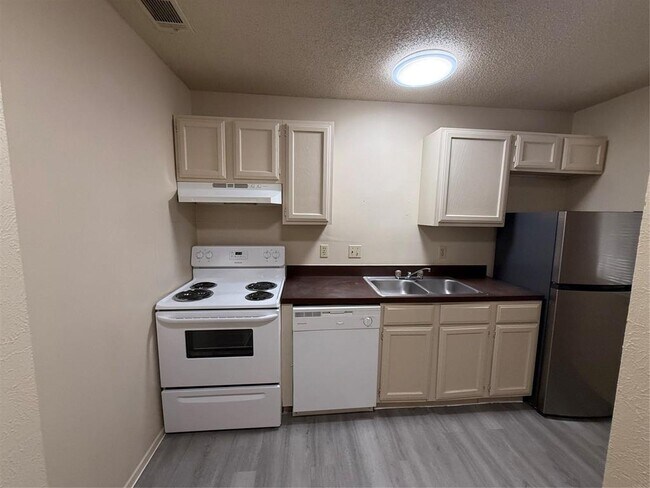 Building Photo - 4405 Avenue A