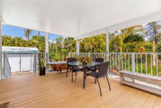 Building Photo - 7270 Pinehurst Rd