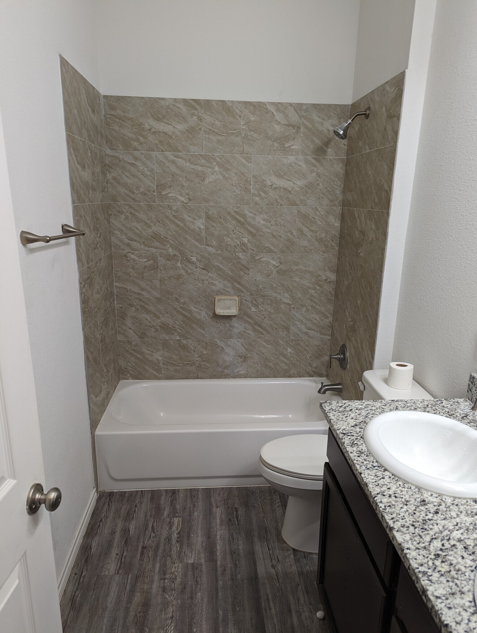 Building Photo - 802 Hallie Cv